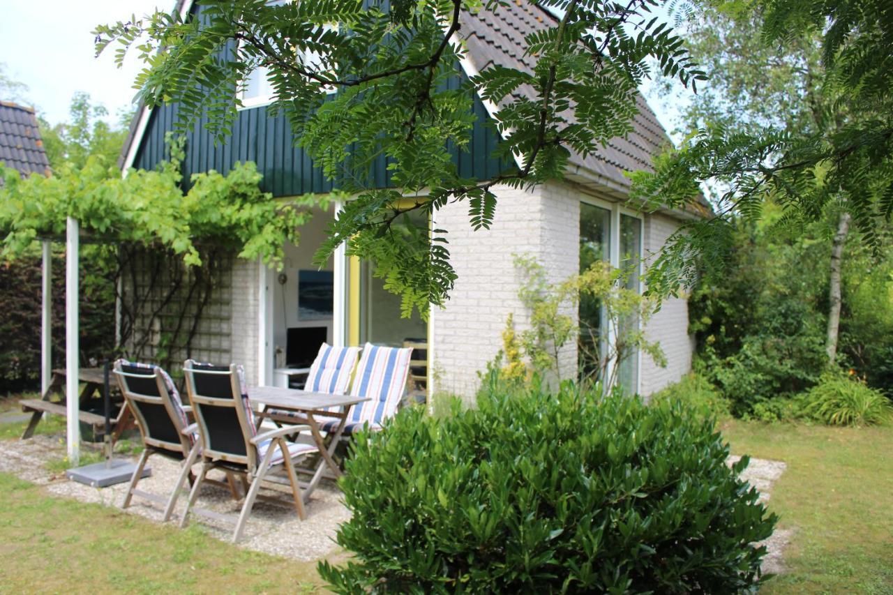 Bungalows – Bungalowpark Mooyeveld – Uniek gelegen in de duinen! Egmond-Binnen Zimmer foto